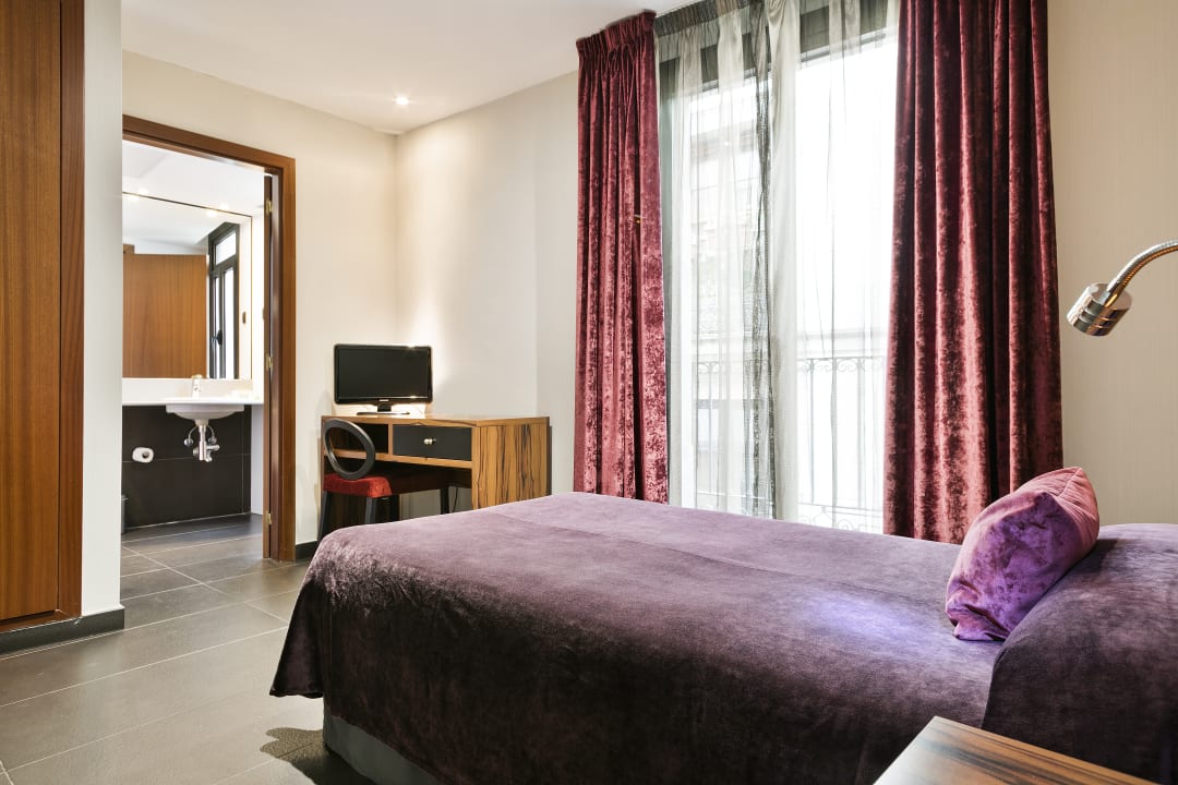 Zimmer Hotel California