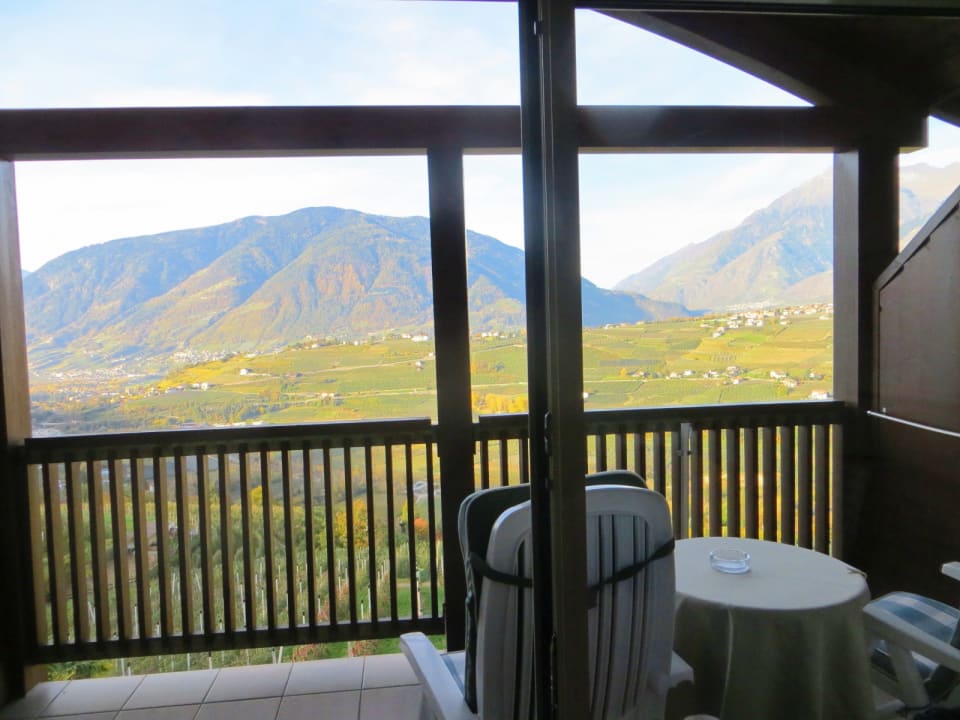 Blick aus dem Zimmer ins Passeiertal Hotel Tyrol