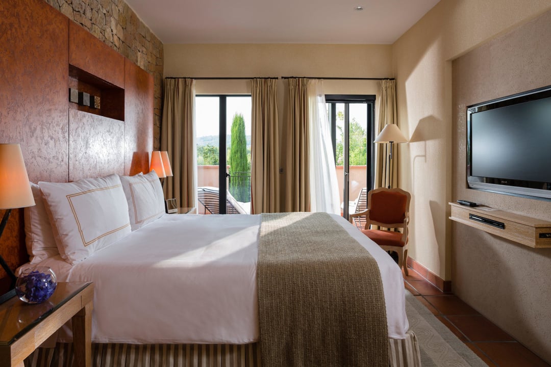 Premier Villa Bedroom Terre Blanche Hotel Spa Golf Resort