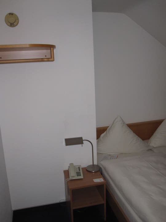 Nachttisch und Schlafzimmergarderobe acora Karlsruhe Zentrum Living the City