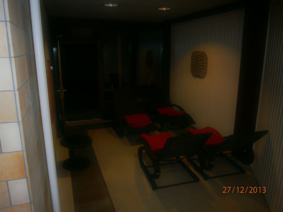 Ruhezone mit Ausgang zum Garten VitalHotel Ascona