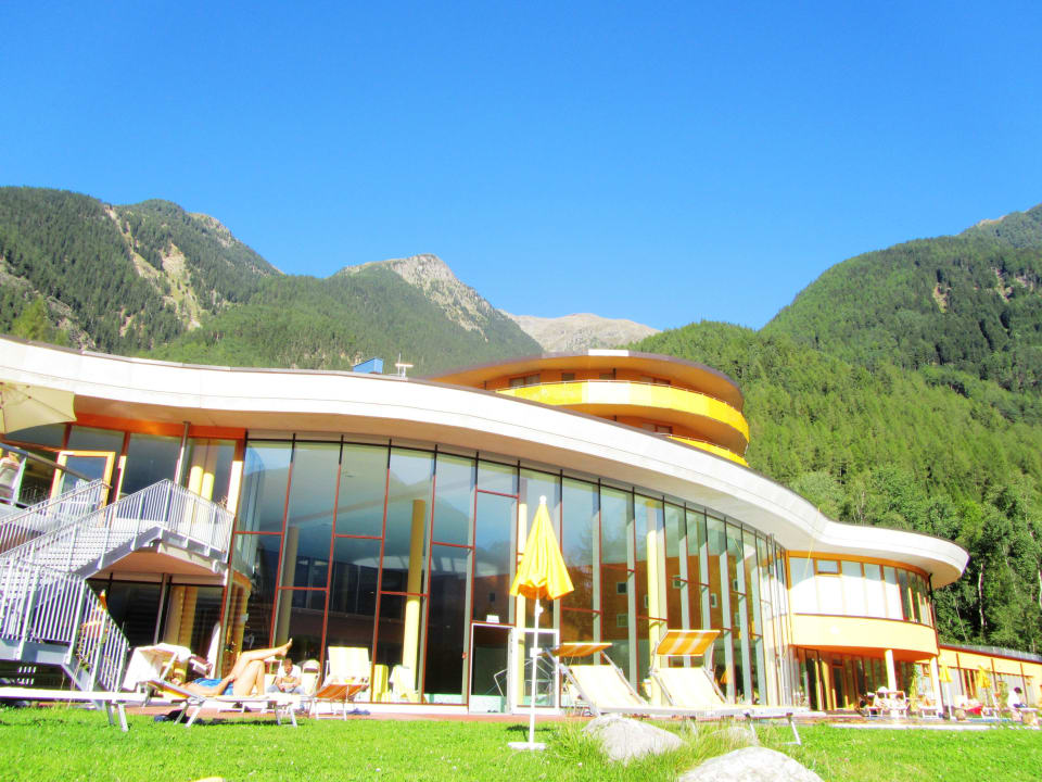 Pool VIVEA Hotel Umhausen im Ötztal
