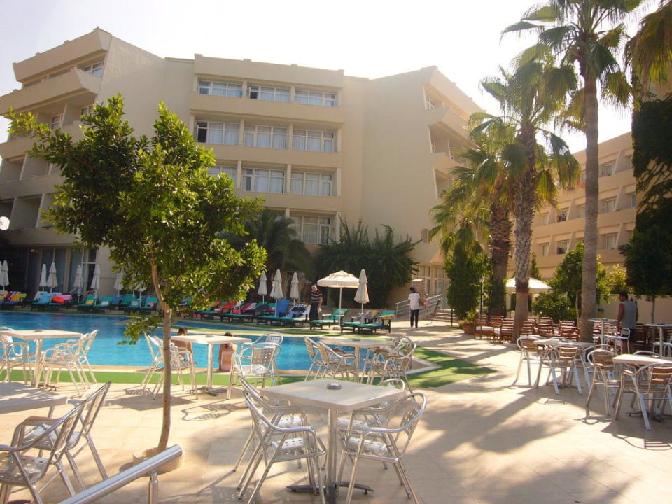 Außenansicht Nerton Hotel - Erwachsenenhotel ab 16 Jahren