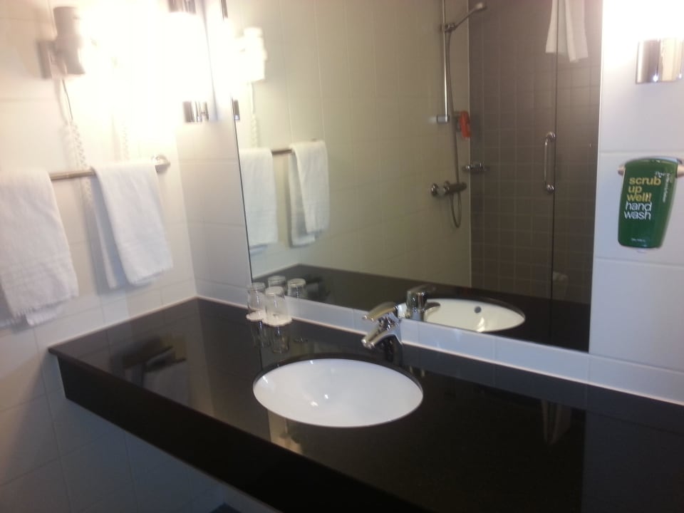 Badezimmer Radisson Hotel & Conference Centre Oslo Airport