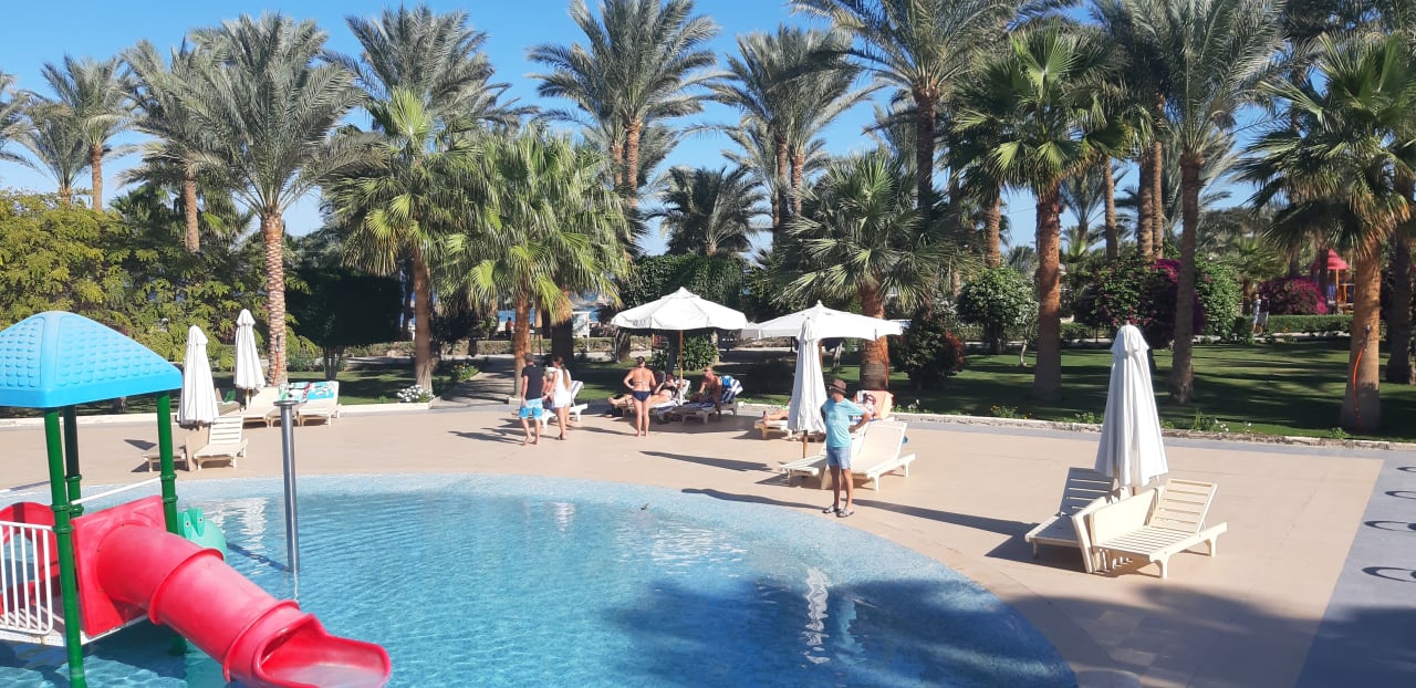 Pool Brayka Bay Resort