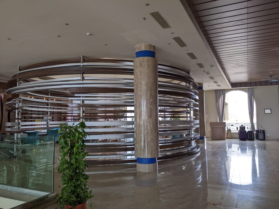 Lobby Titanic Royal