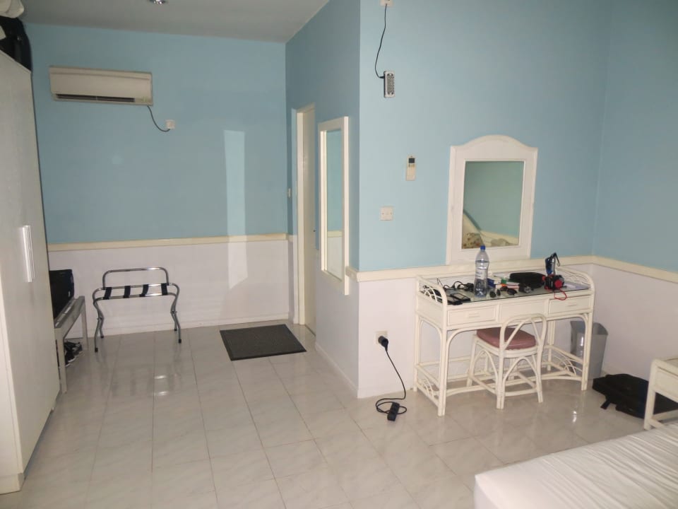Zimmer Equator Village Resort