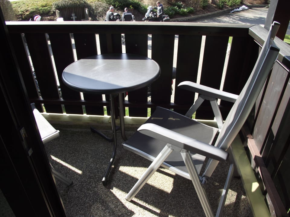 Etwas zu kleiner Balkon Göbel's Seehotel Diemelsee