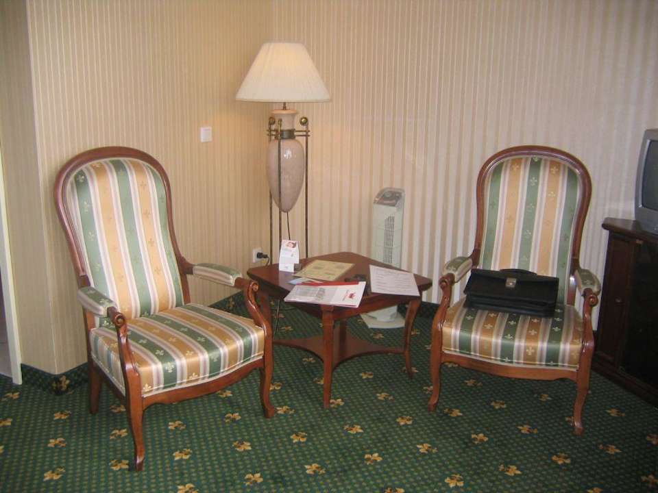 Sitzecke im Zimmer Hotel Harmonie