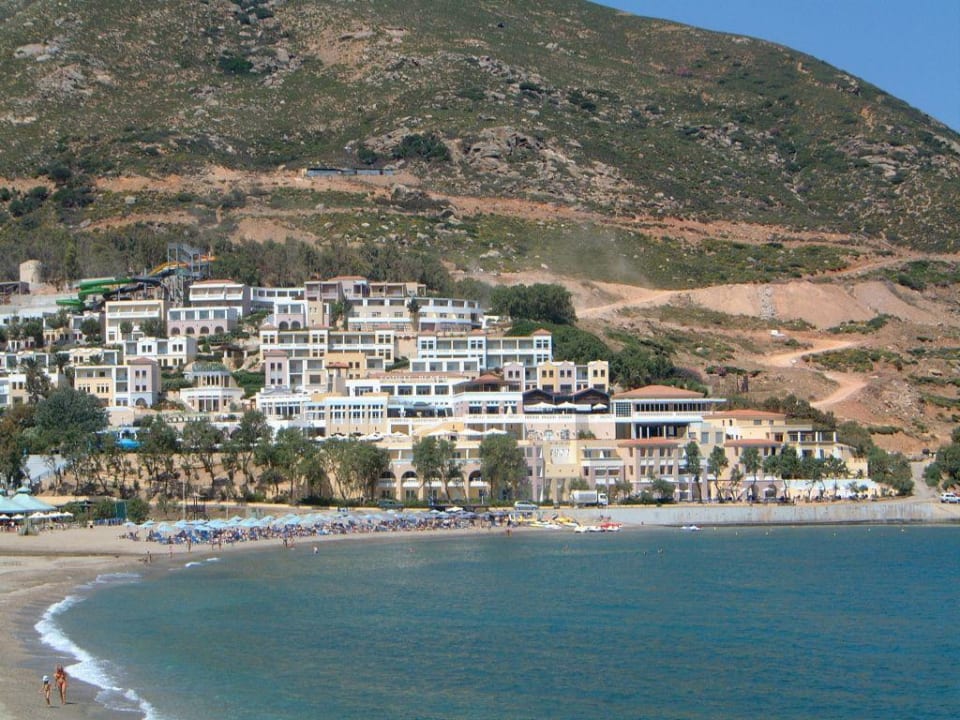 Hotel aus Strandperspektive Fodele Beach & Water Park Holiday Resort