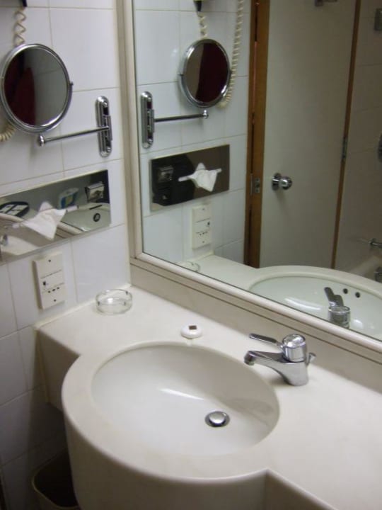 Bad The Kowloon Hotel