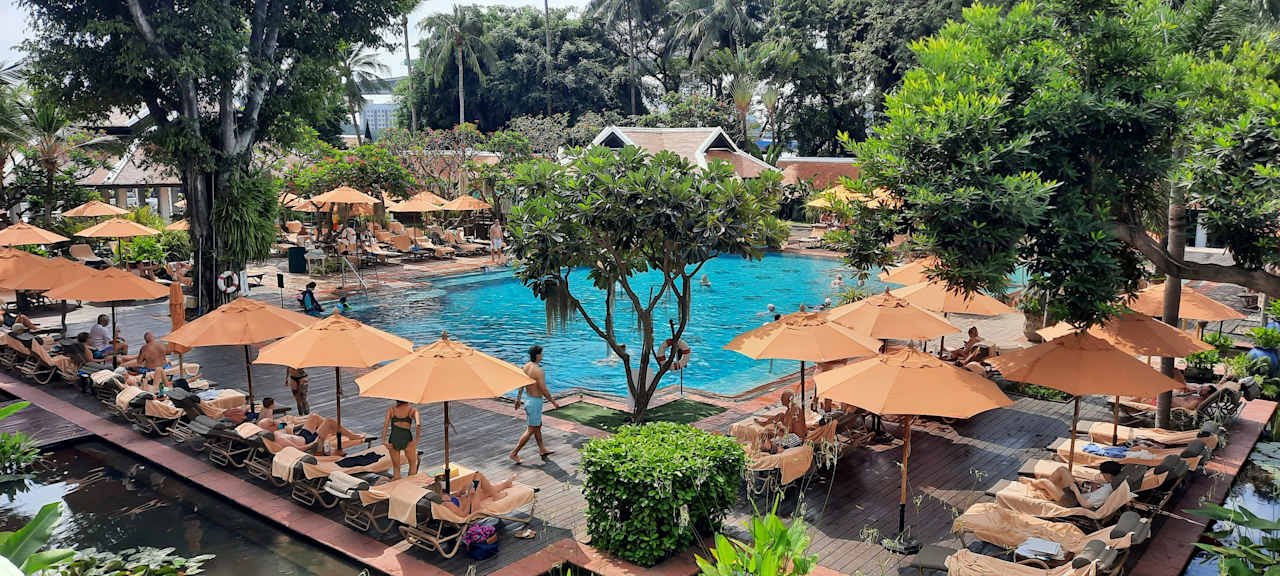 Pool Anantara Riverside Bangkok Resort
