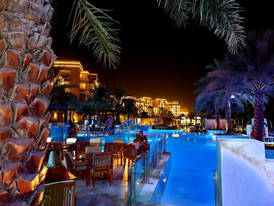 Pool DoubleTree by Hilton Resort & Spa Marjan Island