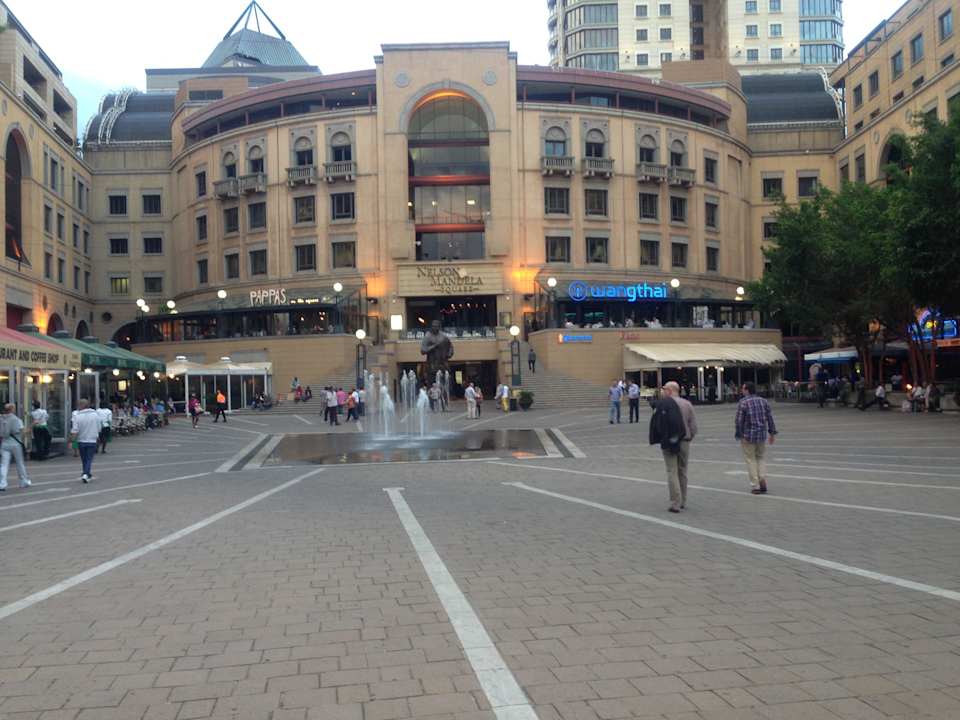 Nelson Mandela Square Hotel The Michelangelo