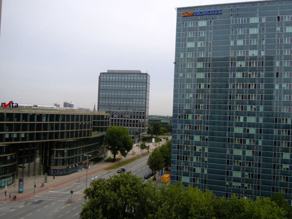 Blick aus dem Zimmer Motel One Hamburg-Alster