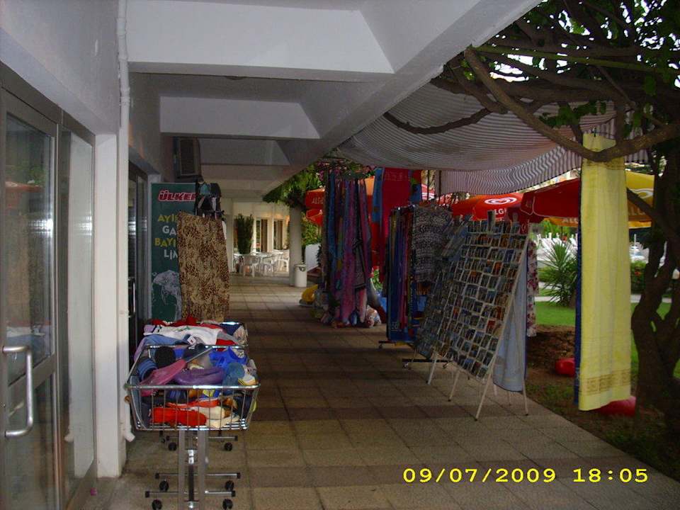 Geschäft mit ausreichender Auswahl Top Hotel