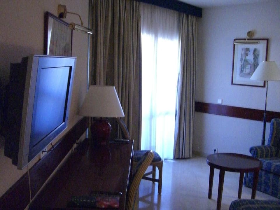 Zimmer zur Landseite / Hafen  Hotel Meliá Alicante