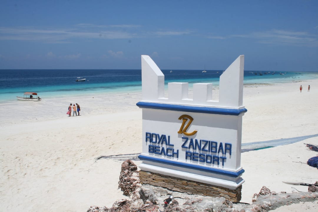 Hinweisschild am Strand Royal Zanzibar Beach Resort
