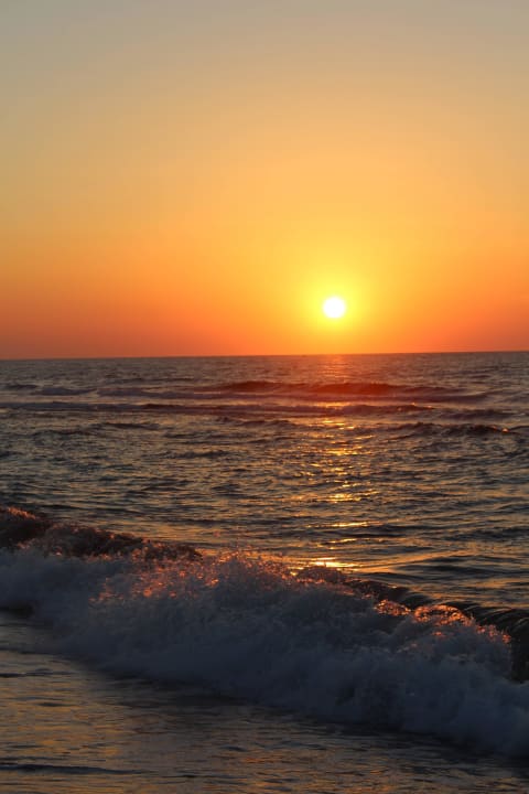 Abend Anissa Beach & Village