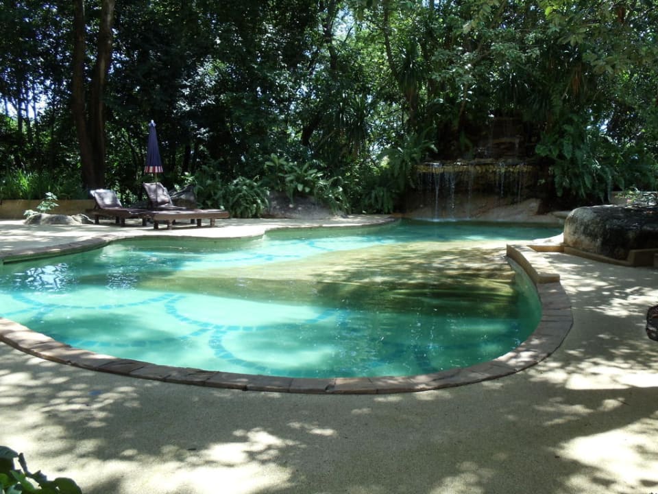 Oberer Pool The Fair House Beach Resort