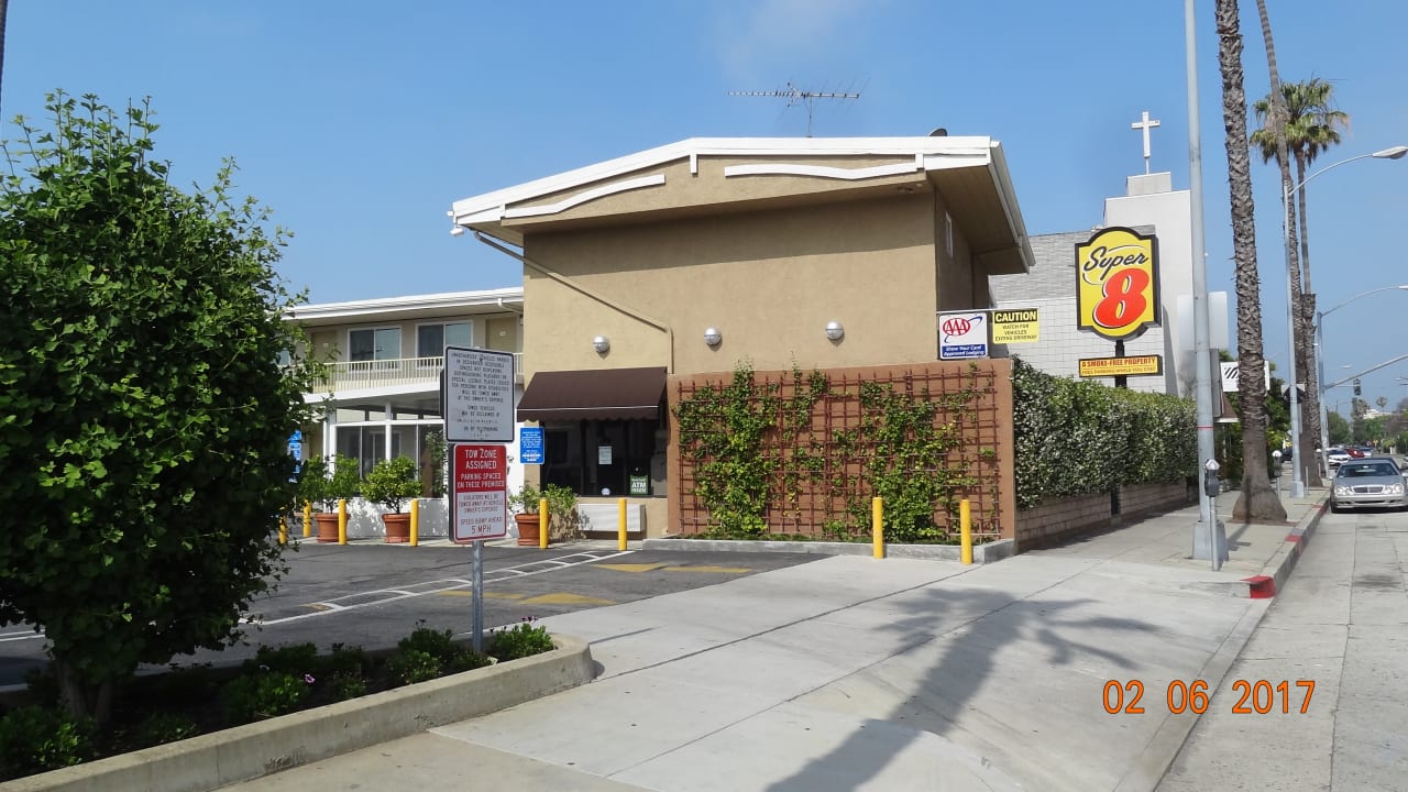 Außenansicht Super 8 Motel Culver City Area