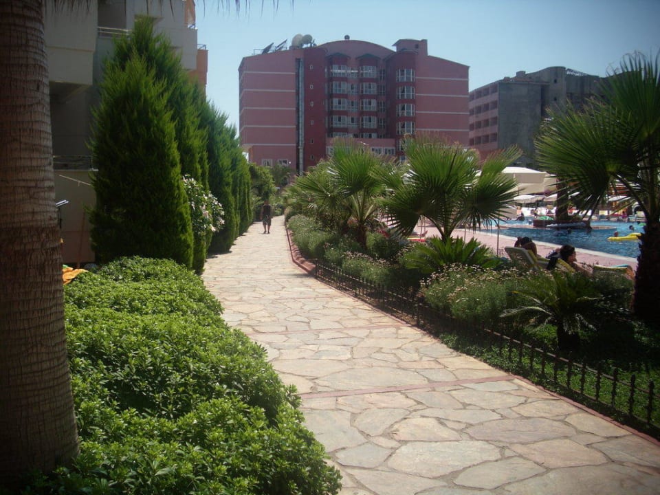 Neben dem Pool Richtung Strand My Home Resort