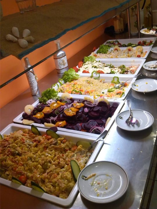 Warmes Essen Irene Palace Beach Resort