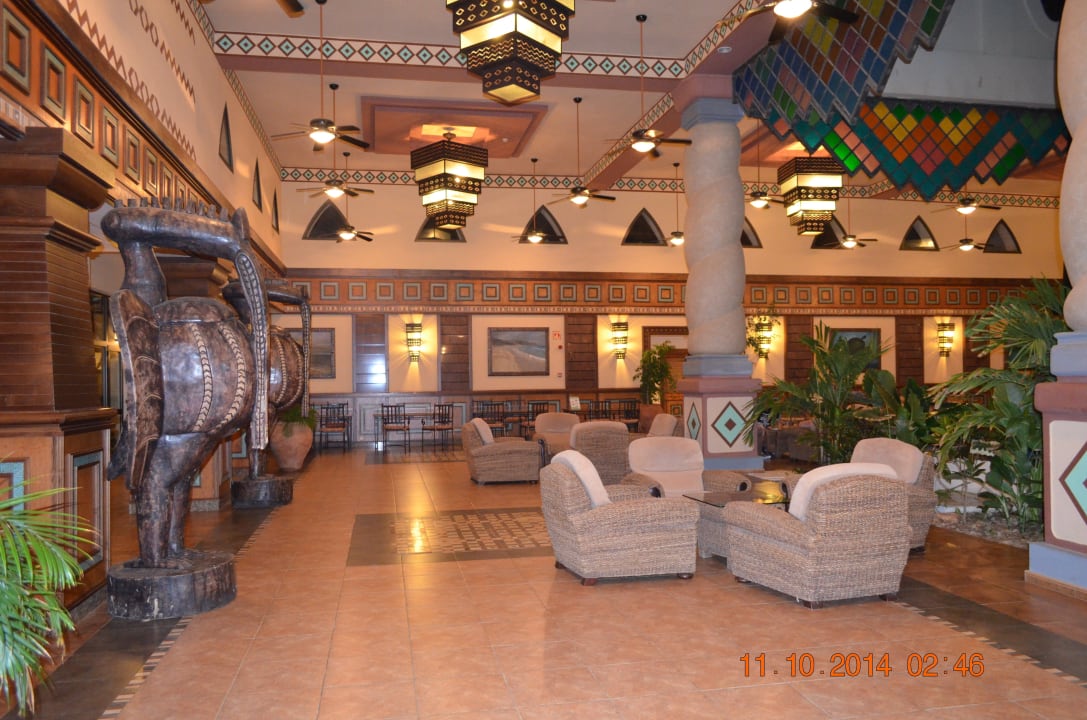 Ein Blick zum Anfang der Lobby/Eingang/Ausgang Hotel Riu Karamboa