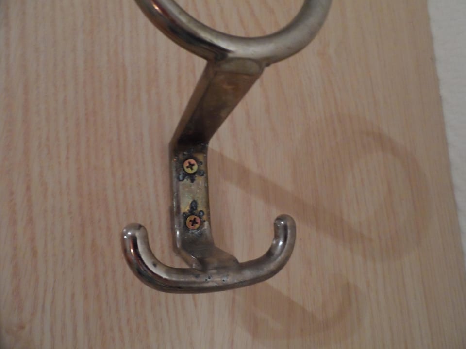 Kleiderhaken am Schrank PLAZA INN Hamburg Moorfleet