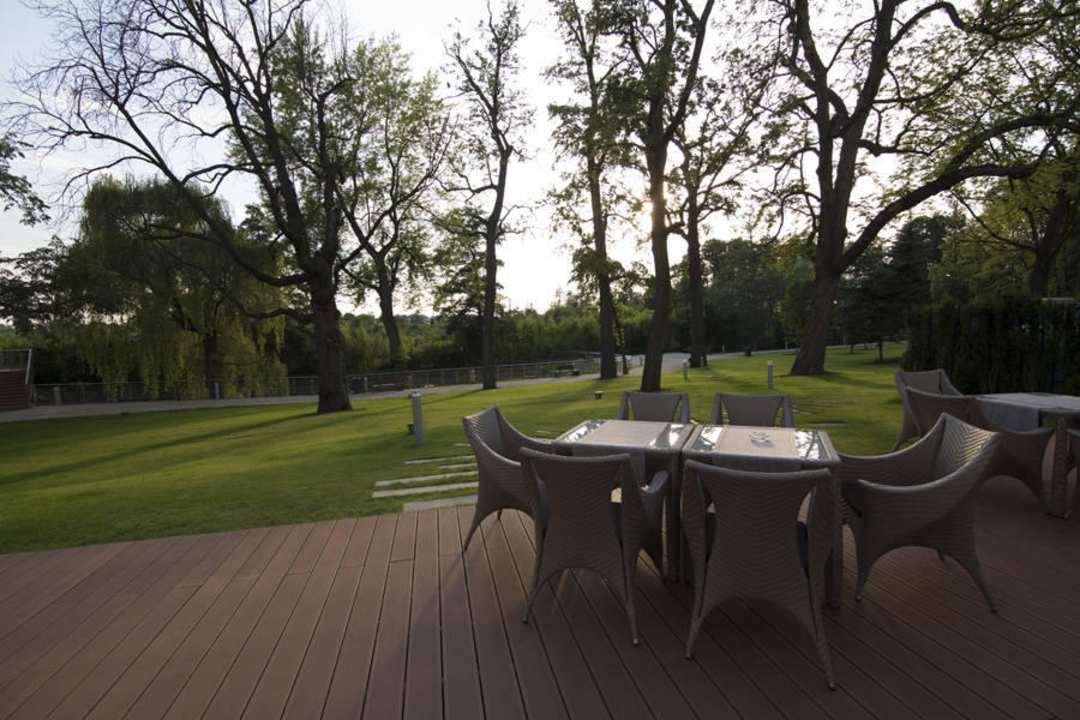 Ogród DoubleTree by Hilton Hotel & Conference Centre Warsaw