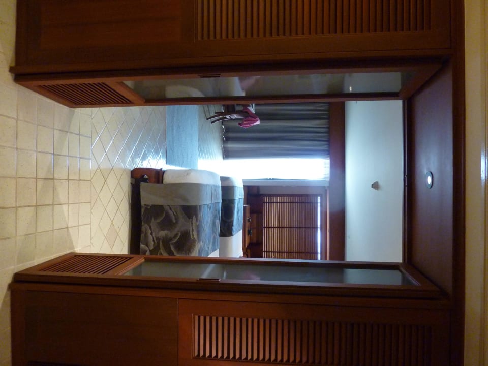 Von der Eingangstür ins Zimmer fotografiert Holiday Inn Resort Phuket