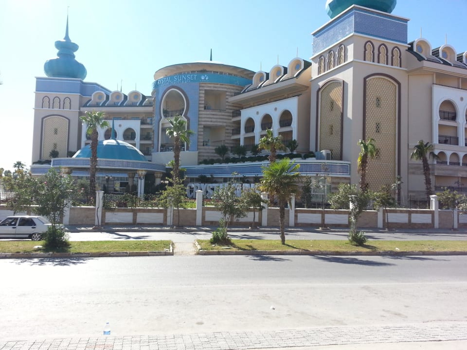 Blick aufs Hotel von der Strasse Crystal Sunset Pearl Collection