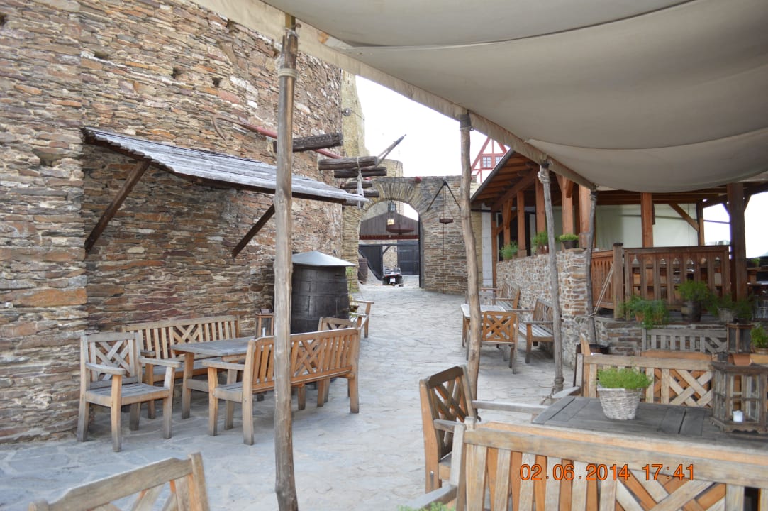 Innenhof Burghotel Ehrenburg