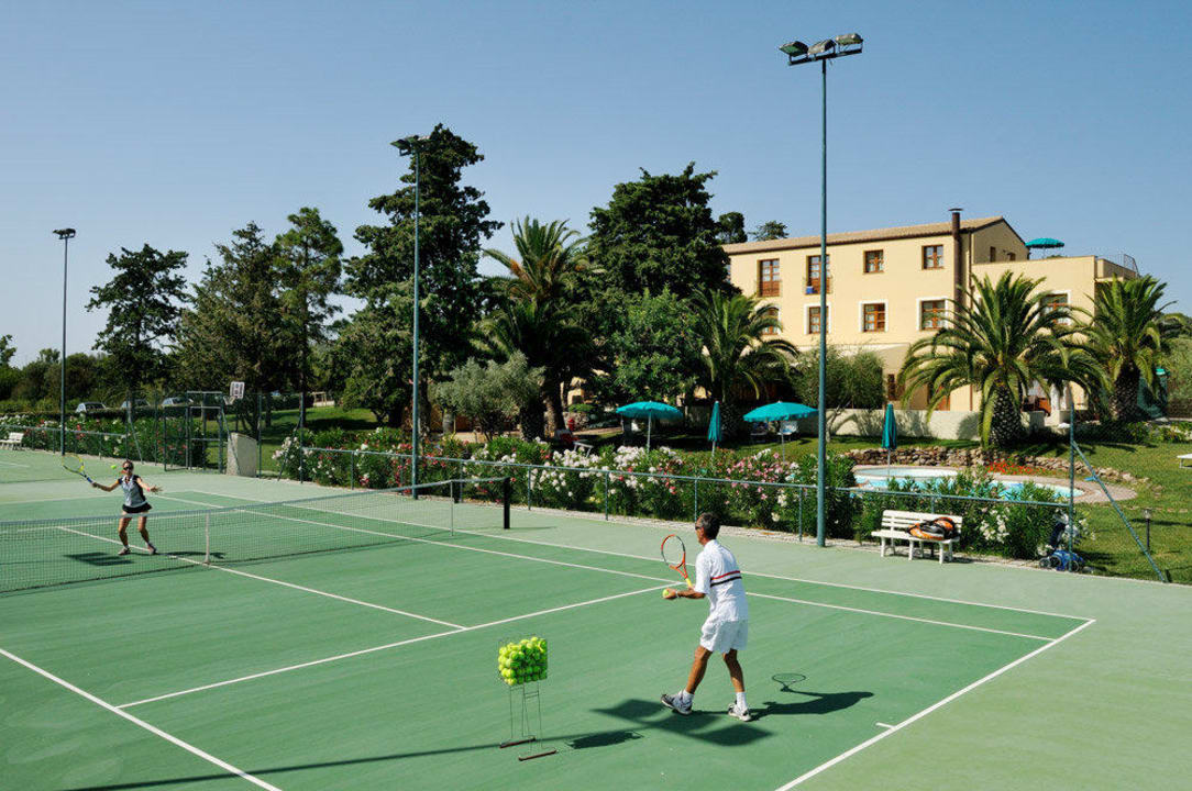 Tennis Courts and tennis Coach  Alghero Resort Country Hotel