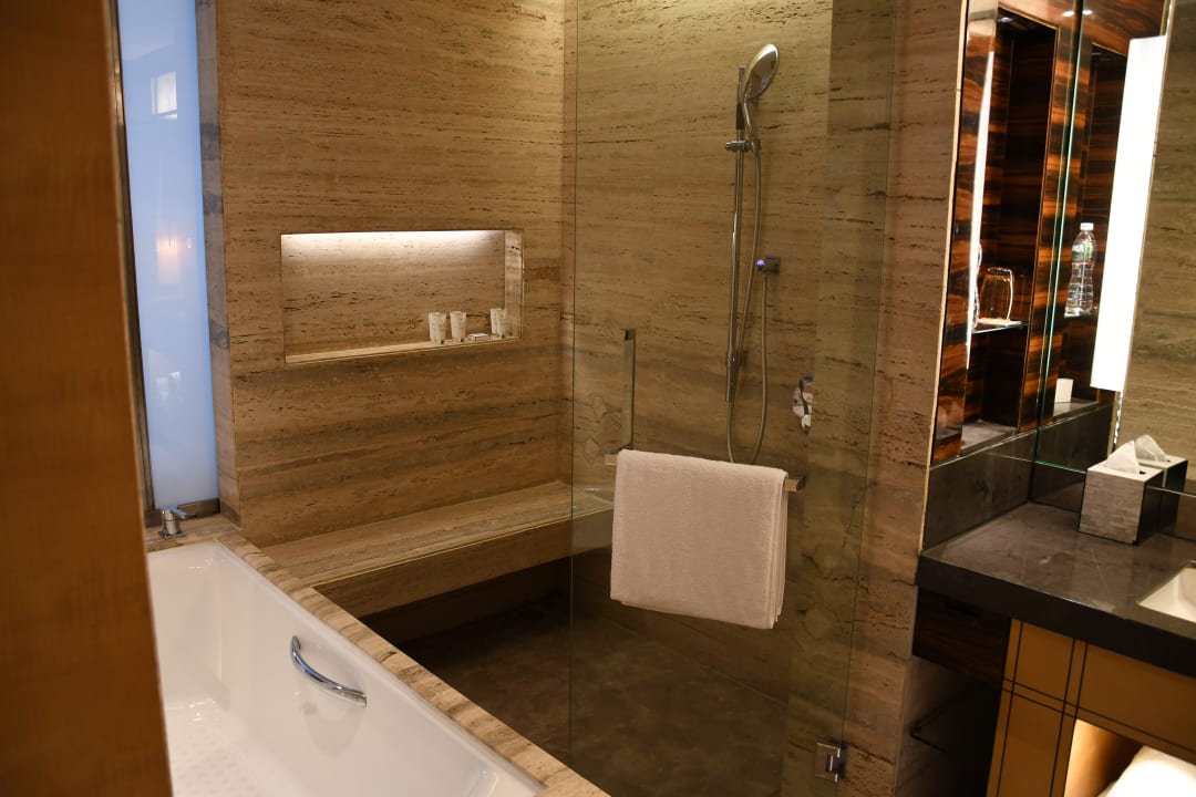 Zimmer JW Marriott Hotel New Delhi Aerocity