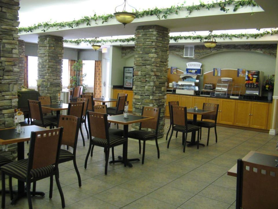 Holiday Inn Express in Carlsbad Holiday Inn Express Hotel & Suites