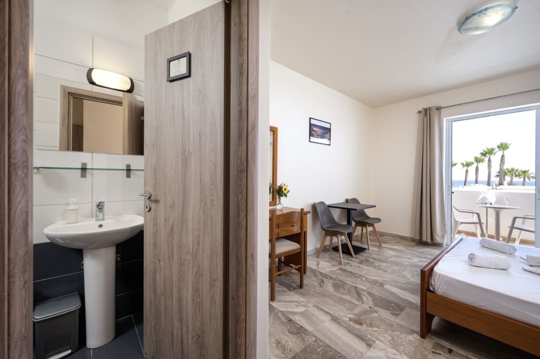 Zimmer Mammis Beach Hotel