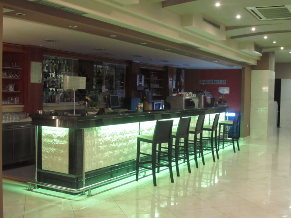 Aperitifbar Hotel Pinija