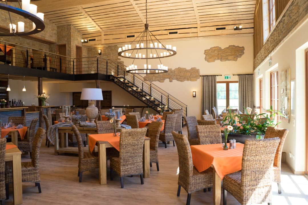 Restaurant Innen Hotel Landgut am Hochwald