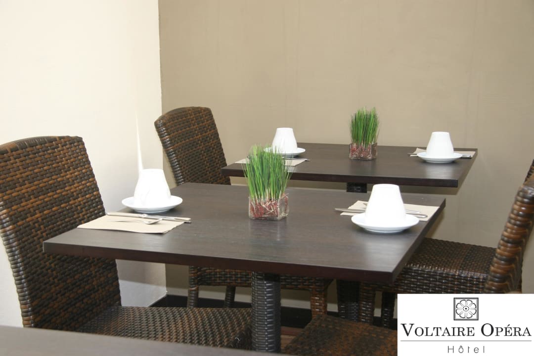 Salle Petit déjeuner Hotel Voltaire Opéra