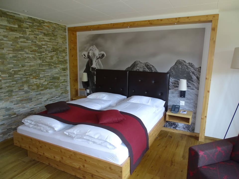 Schönes Zimmer mit Holzboden Blatter's Arosa Hotel