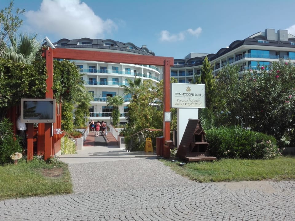 Außenansicht Commodore Elite Suites & Spa - Adults only