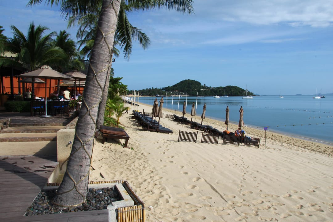 Der Sand war grobkörnig Bo Phut Resort & Spa