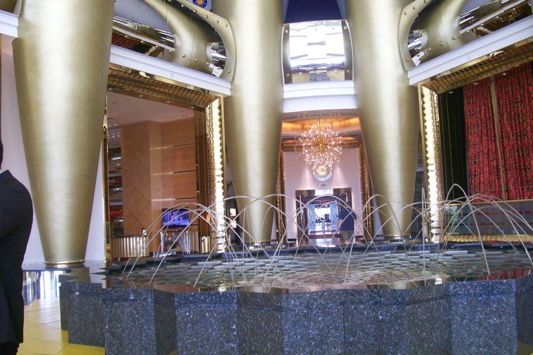 Brunnen in der Lobby Burj Al Arab