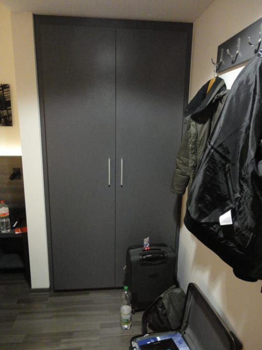 Schrank INNSiDE by Meliá Berlin Mitte