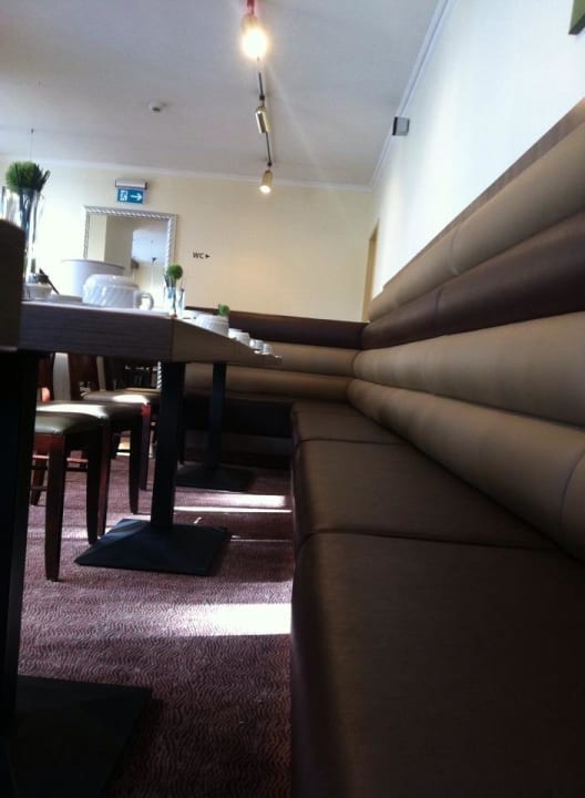 Sehr moderner Frühstücksraum Garner Hotel Hamburg - Graf Moltke