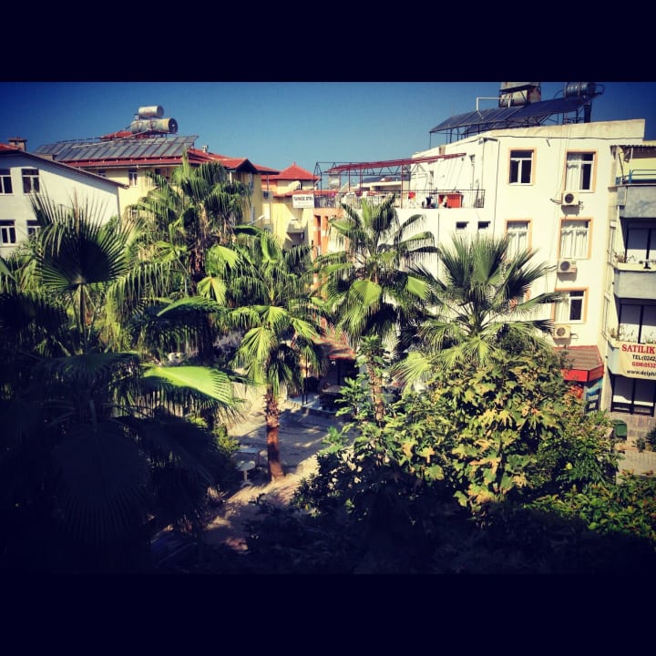 Blick aus dem 2. Stock Hauptgebäude Trendy Side Beach Hotel - Adults only