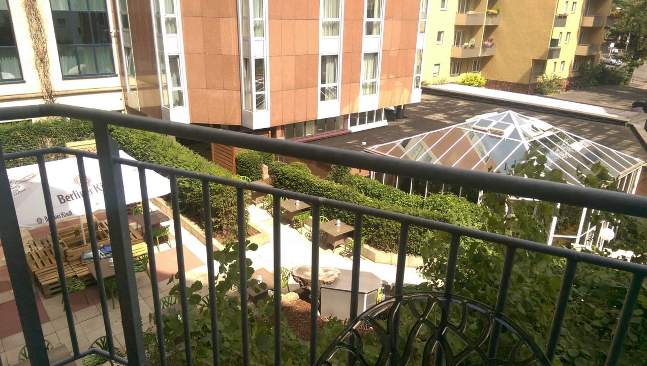 Innenhof des Hotels Scandic Berlin Kurfürstendamm