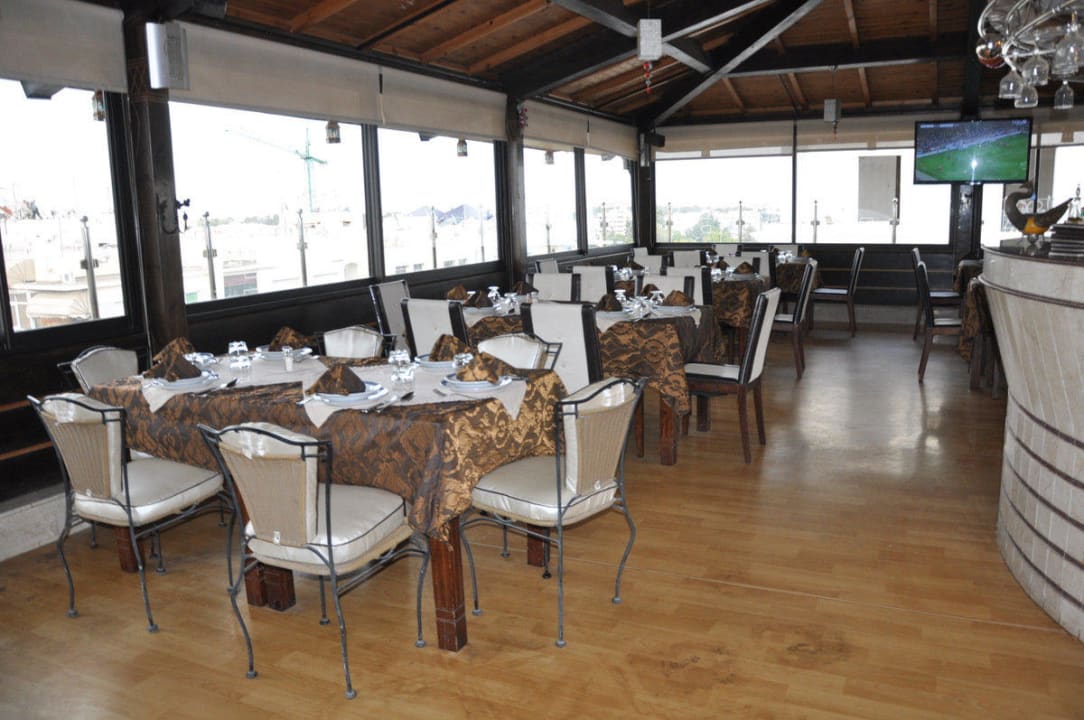 Restauracja  Hotel Zahrat Al Jabal