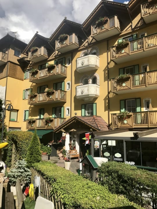 Außenansicht Alexander Hotel Alpine Wellness Dolomites